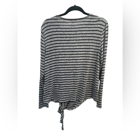 Stella and Dot side tie long sleeve shirt navy & grey striped  medium - Picture 5 of 7